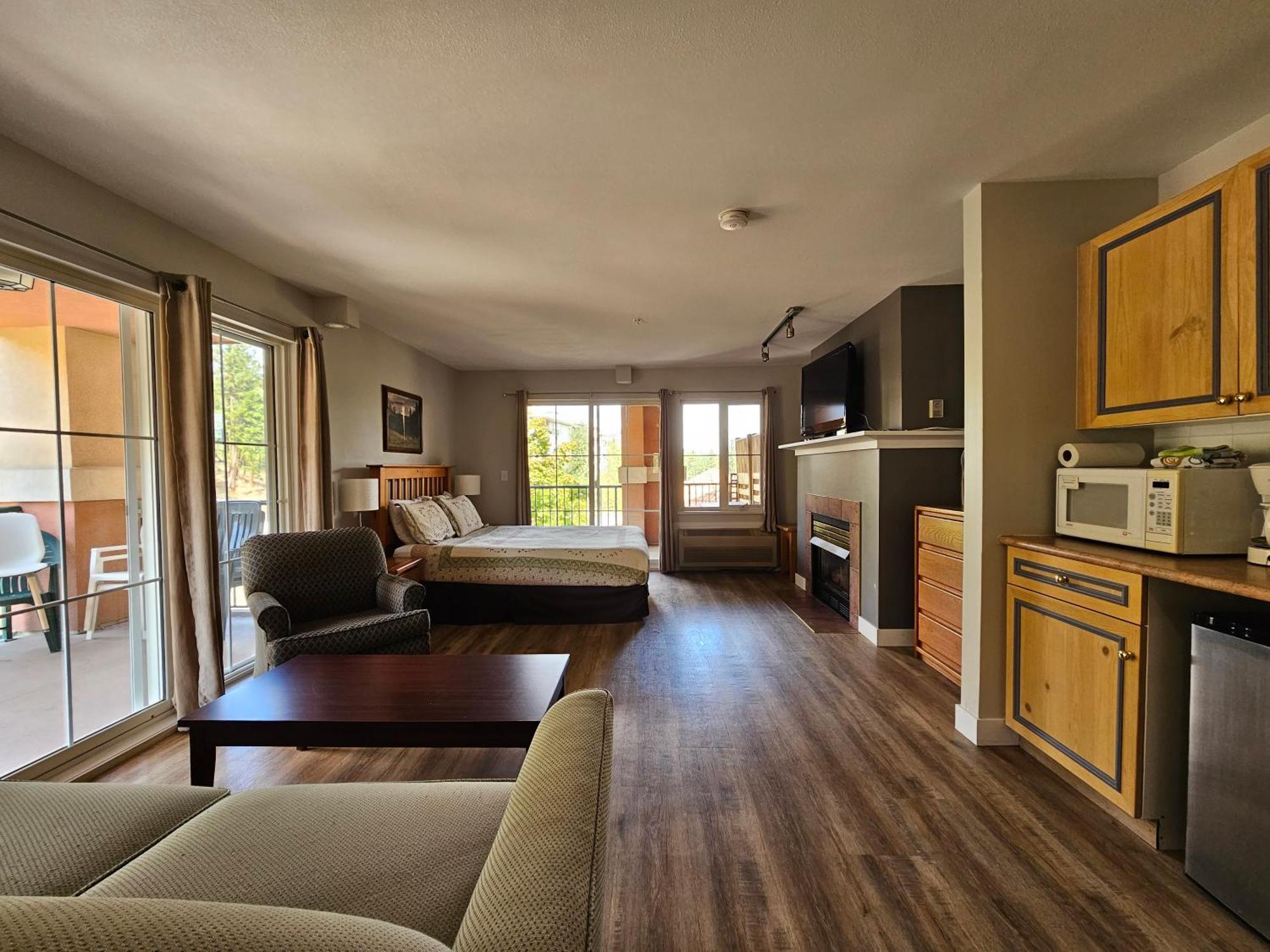 Borgata Lodge Resort Kelowna Luaran gambar
